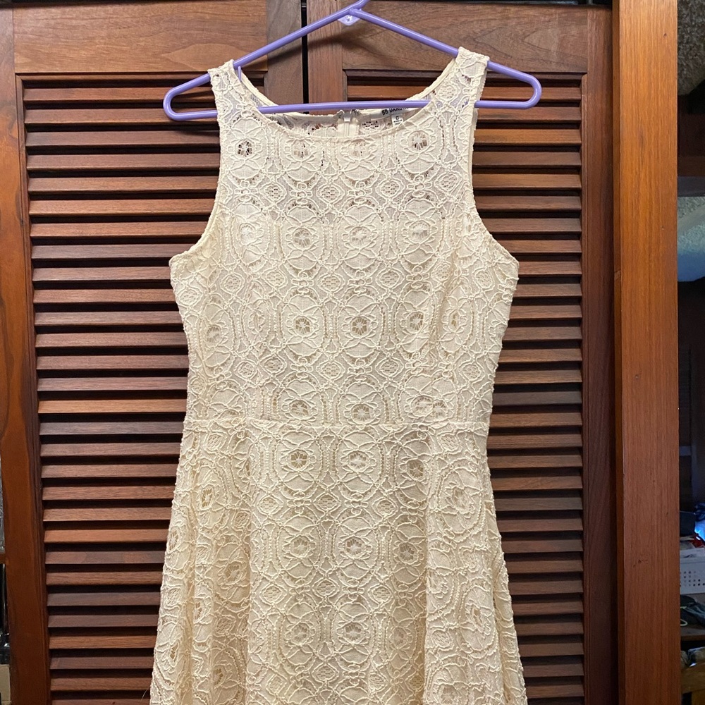BB Dakota size 6 Lace Dress